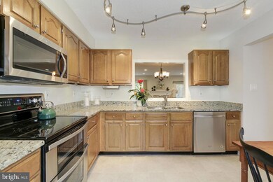 8112 Squirrel Run Rd, Springfield, VA 22152 - photo 7