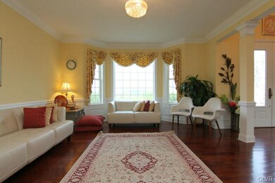 1952 Applewood Dr, Orefield, PA 18069 - photo 4