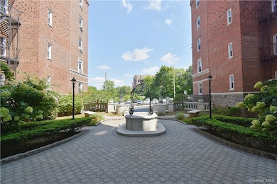 Fleetwood View unit 1L, Mount Vernon, NY 10552 - photo 2