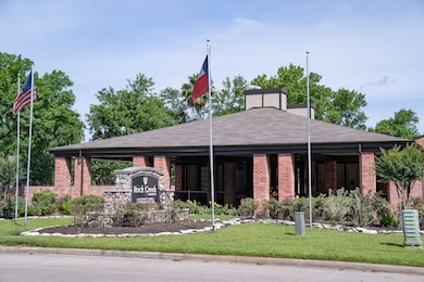 200 Hollow Tree Ln unit 2061-1, Houston, TX 77090 - photo 3