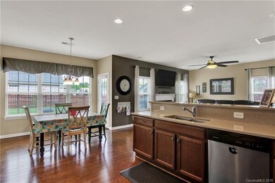 1469 Donegal Dr, Clover, SC 29710 - photo 4