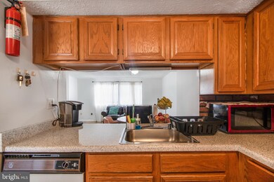 9214 Redbridge Ct, Laurel, MD 20723 - photo 7