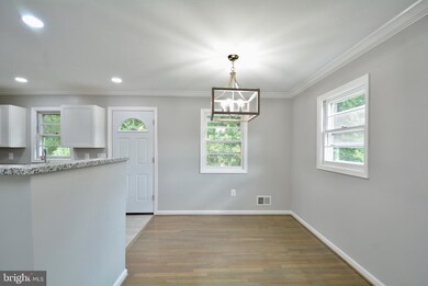 9002 Anna Dr, Clinton, MD 20735 - photo 5