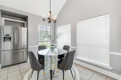 305 Pear Tree Cir-5