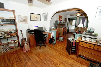 482 E. Oakland 15