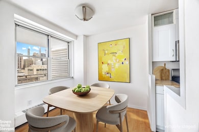 Lincoln Guild Apartments unit 19GW, New York, NY 10023 - photo 7