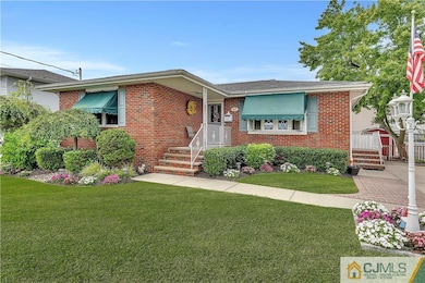 427 Hamilton Ave, Perth Amboy, NJ 08861 - photo 3