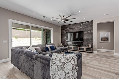 2669 Pioneer Estates Ct, Las Vegas, NV 89117 - photo 5
