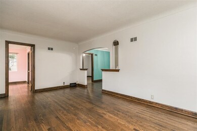 2110 Johnson Ave NW, Cedar Rapids, IA 52405 - photo 7