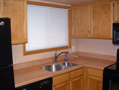 1643 Jessica Cir, Central Point, OR 97502 - photo 5