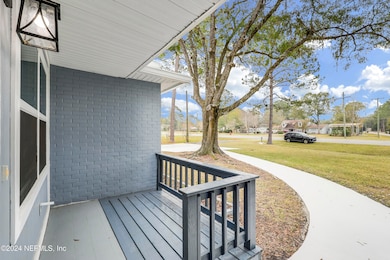 06 Front Porch