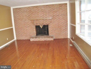 221 Gray Ln, Harpers Ferry, WV 25425 - photo 3