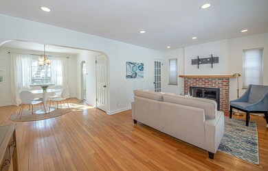 4 Living Room