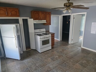 63 Oak St unit 2, Taunton, MA 02780 - photo 2