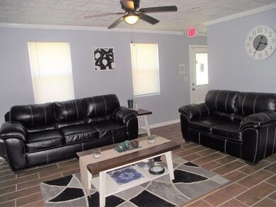 3422 S Kensington3