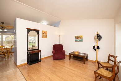 1728 N Baldwin Ave, Waukegan, IL 60085 - photo 4