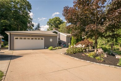 17 Morpheus Dr, Cumberland, RI 02864 - photo 2