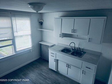 207 S Valley Ave unit 2, Olyphant, PA 18447 - photo 3