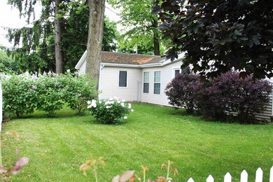 310 W 1st St, Auburn, IN 46706 - photo 4