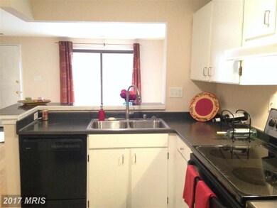 9222 Chadburn Place, Montgomery Village, MD 20886 - photo 5