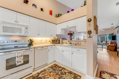 D85_7644_HDR