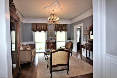 Parlor Room with Original (19th Century) Large Poc