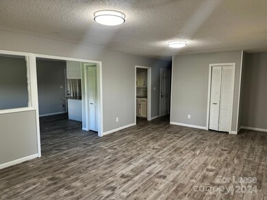 928 Thomas St, Statesville, NC 28677 - photo 5