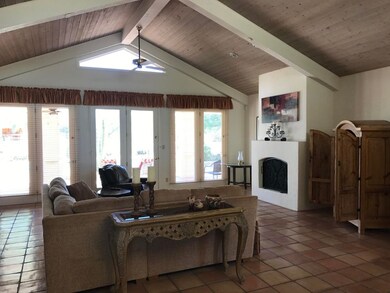 4920 E Calle De Los Aboles     Great Roo