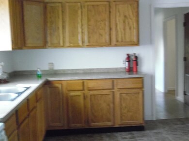 1065 Oregon Rd, Versailles, KY 40383 - photo 4