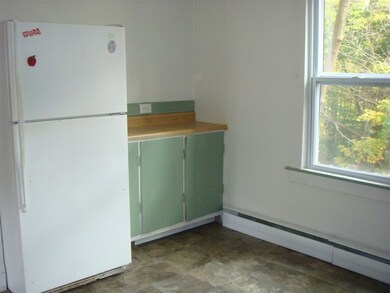 17 Edgewood St, Claremont, NH 03743 - photo 7