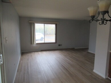 unlisted-address, Lombard, IL 60148 - photo 6