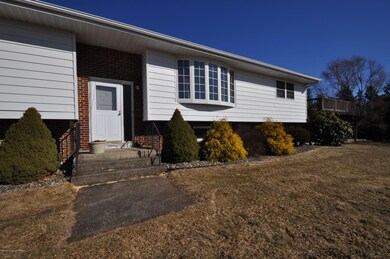 163 Warner Dr, Saylorsburg, PA 18353 - photo 2