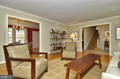 8016 Horseshoe Ln, Potomac, MD 20854 - photo 3