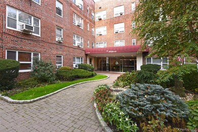 75 S Middle Neck Rd unit 4H, Great Neck, NY 11021 - photo 2