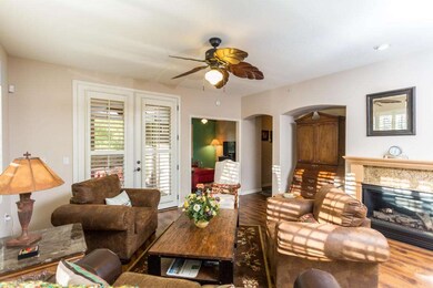 007_Living Room