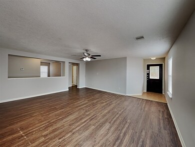 29299 Legends Bluff Dr, Spring, TX 77386 - photo 5