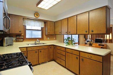 1215 Foxglove Dr, Batavia, IL 60510 - photo 6