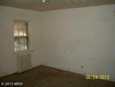 838 Lyndhurst St, Baltimore, MD 21229 - photo 7