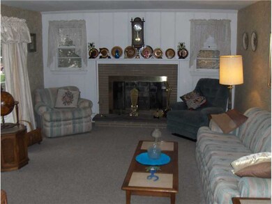 1872 New London Turnpike, West Warwick, RI 02893 - photo 2