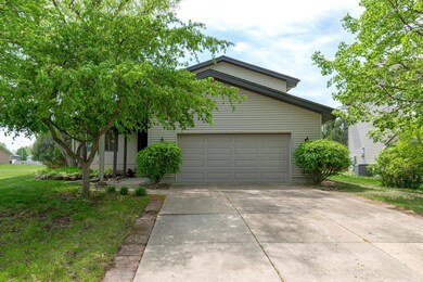 2816 W 3rd St, Cedar Falls, IA 50613 - photo 2