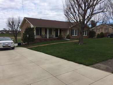 741 E Lexington St, Harrodsburg, KY 40330 - photo 2