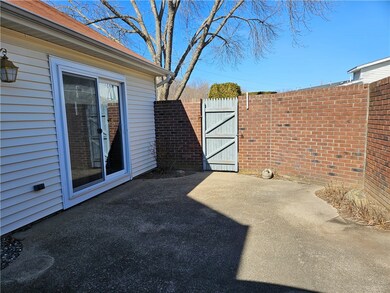 951 Brighton Way, Warwick, RI 02886 - photo 5