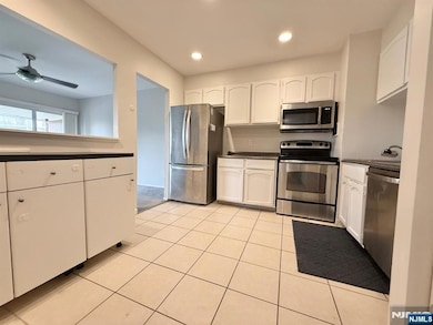 Waterside Condominiums unit E17, Edgewater, NJ 07020 - photo 6