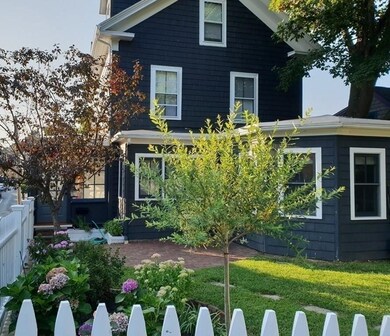 16 Pickett St, Marblehead, MA 01945 - photo 2