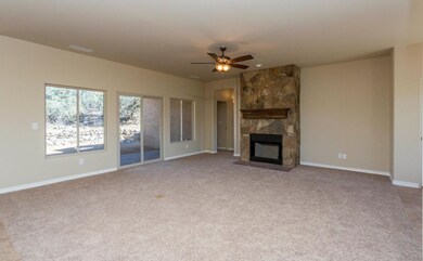 004_Living Room