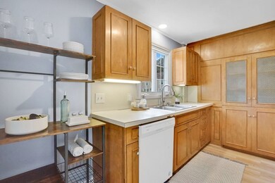 81 Oak Hollow Rd, Springfield, MA 01128 - photo 4