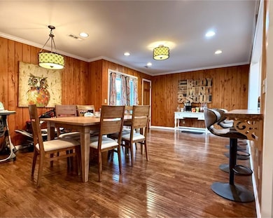 7diningPhoto Sep 21 2025, 5 08 04 PM