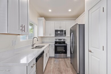 701 N Mcqueen Rd unit 11, Chandler, AZ 85225 - photo 6