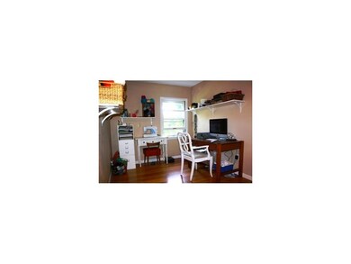 Studio/Study/Office.