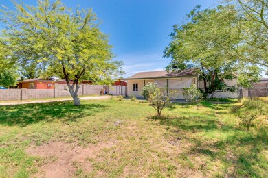 2205 N 27th Place, Phoenix, AZ 85008 - photo 4